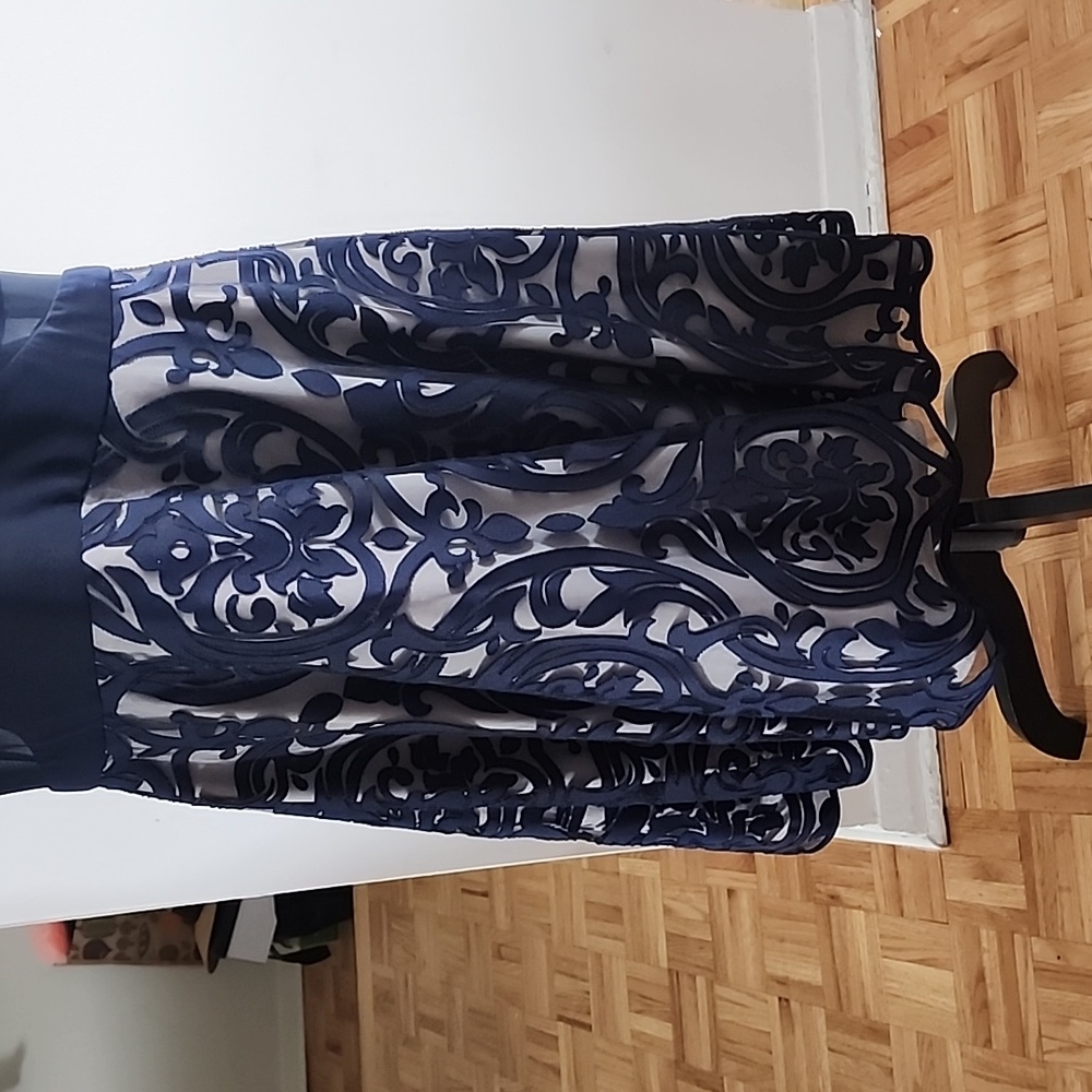 Formal Dress - Picture 2 of 7